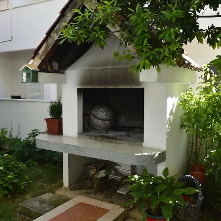 Apartment Garden *