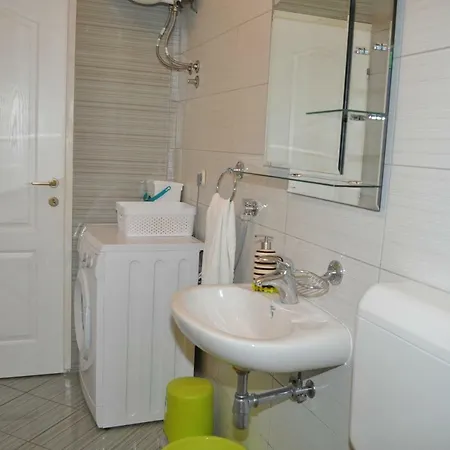 Garden Apartment Makarska