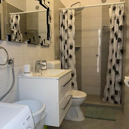 Appartamento Sea Life With Terrace And Barbecue Makarska