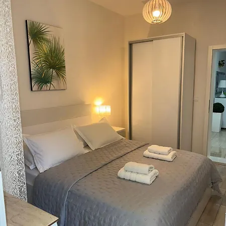 Garden Apartment